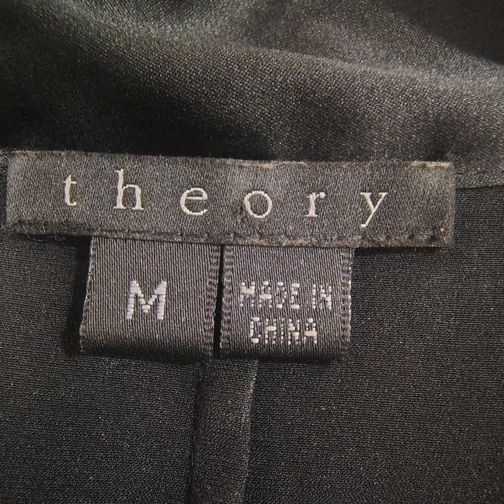 Theory Silk Brionel Top Women's Medium Charmeuse Blouse Black Front Tie Buttoned - Picture 8 of 11
